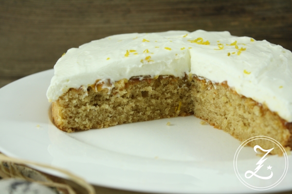 Mandel-Aprikosen-Kuchen mit Quark-Sahne-Frosting by Zuckergewitter