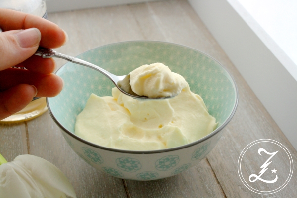 Weiße Schoko-Mousse au Lotta's Eierlikör by Zuckergewitter