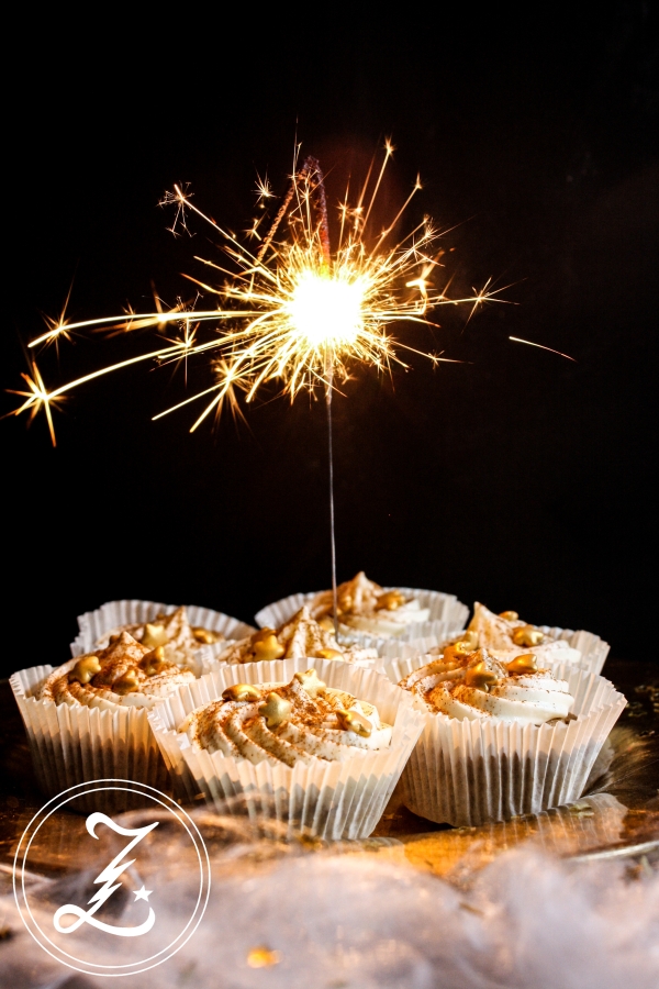 leichte Zimtstern-Cupcakes zum 1. Bloggeburtstag | Zuckergewitter.de