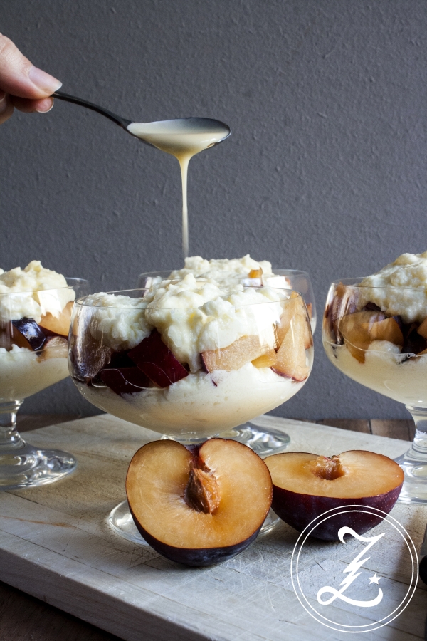 Ein fluffig, cremiger Traum - leichte Vanille-Joghurt-Crème mit frischem Obst | Zuckergewitter.de