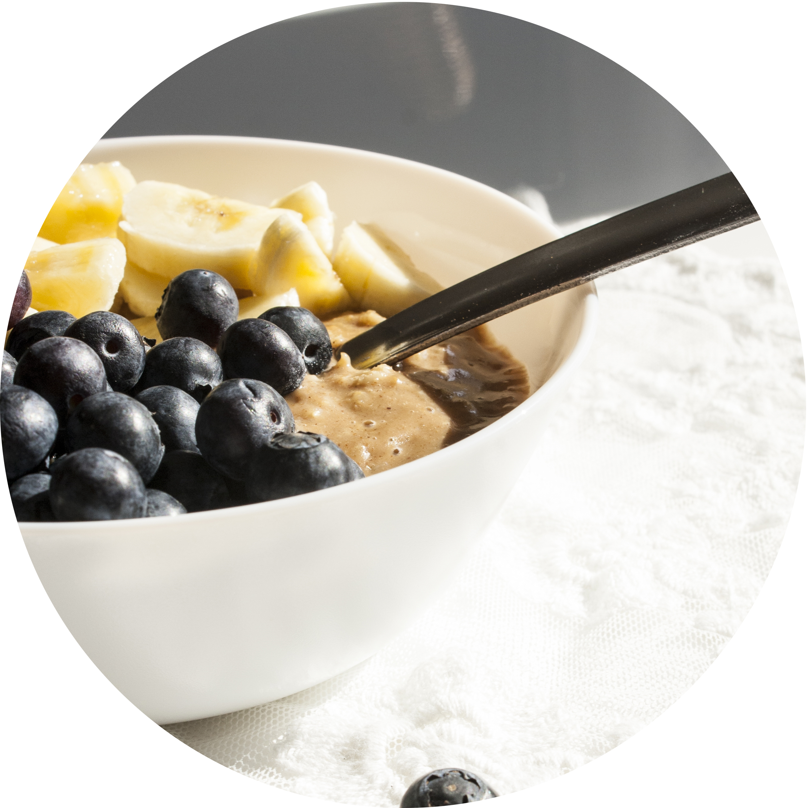 Wachmacher-Porridge mit Mandelmus und frischem Obst | Zuckergewitter.de