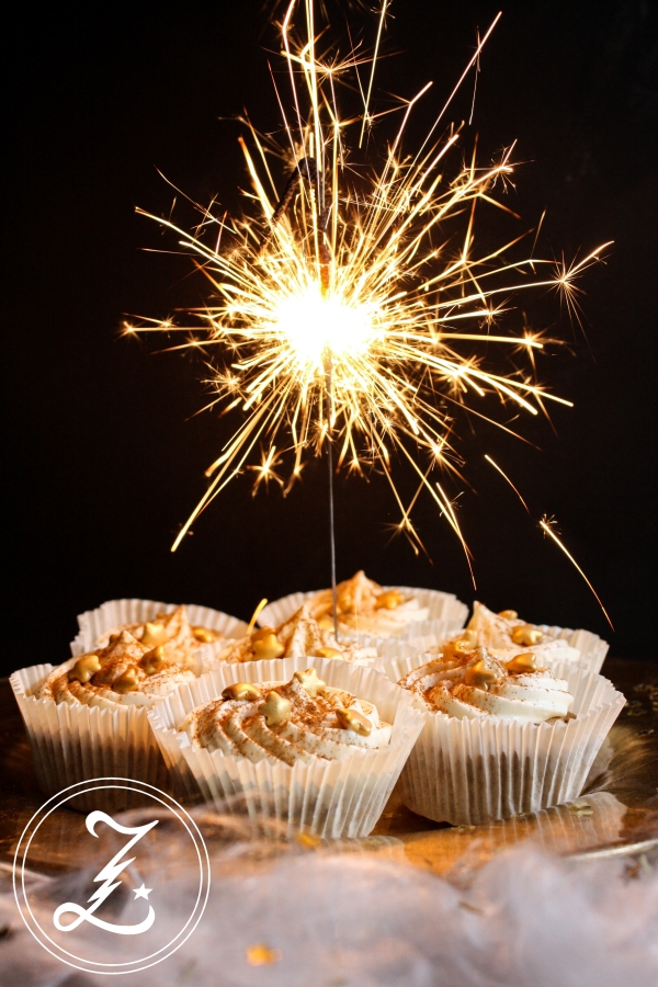 leichte Zimtstern-Cupcakes zum 1. Bloggeburtstag | Zuckergewitter.de